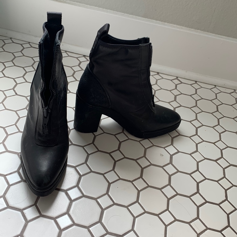 Hm size 8 boots